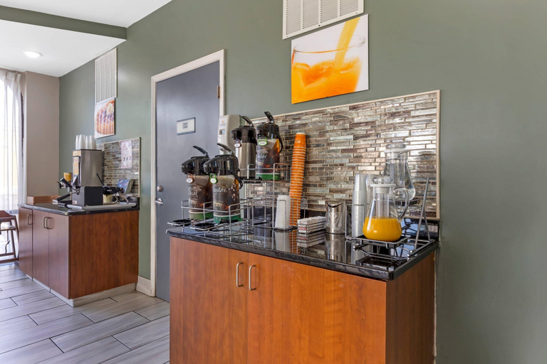Food & Drinks 5, Quality Inn & Suites, Orangeburg