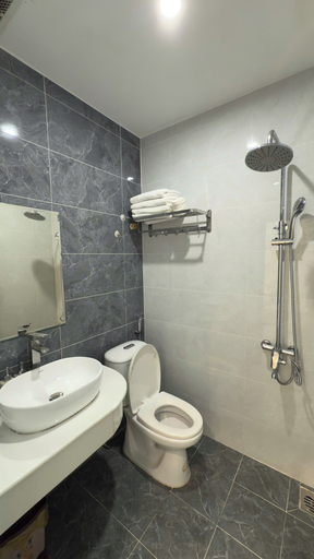 Bathroom, Hoang Thang 1 Hotel Da Lat, Đà Lạt
