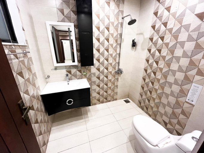 Bathroom 4, The Residence - Luxury Hotel Apartments, Lahore
