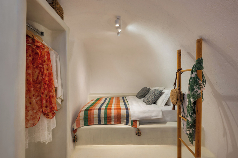 Bedroom 2, Amphora Luxury Villas Akrotiri, South Aegean