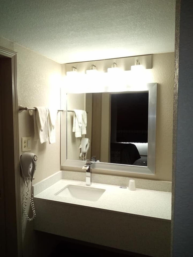 Bathroom 4, Motel 6 Burlington, NC, Alamance