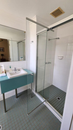 Bathroom 3, Mary MacKillop Centre Central Coast, Gosford - East