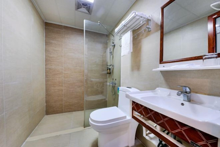 Bathroom, Mingxing Theme Hotel (Railway Station), Heyuan