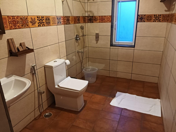 Bathroom 3, Teanest Nightingale - Nature Resorts, The Nilgiris