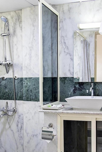 Bathroom 3, Royal Airavatha Residency, Bangalore