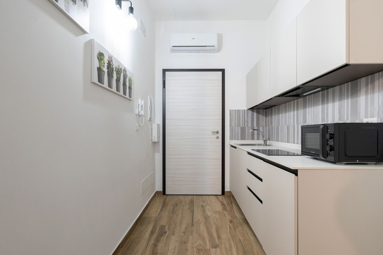 Room 4, Nicolaus 204 - Grey Room by Wonderful Italy, Bari