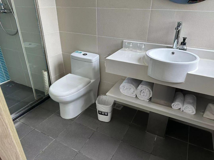 Bathroom 2, Jimoo Hotel, Shanghai