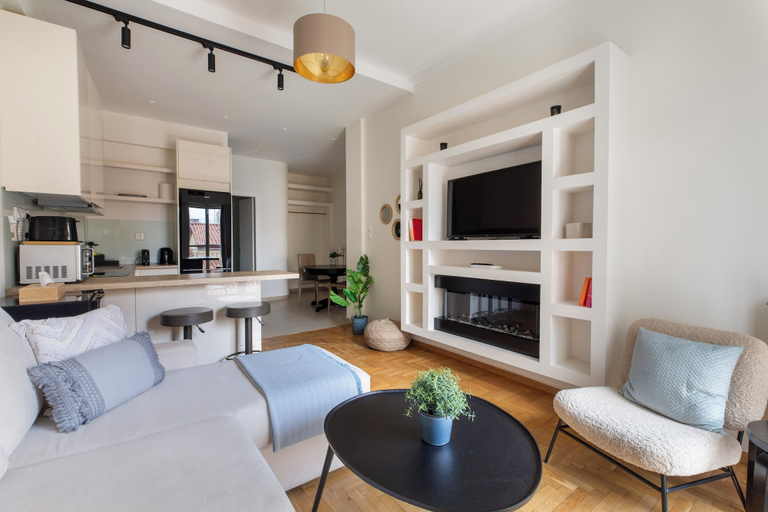 Others 5, Attica - Captivating 2-Bedroom Apt & Balcony in Athens, Attica