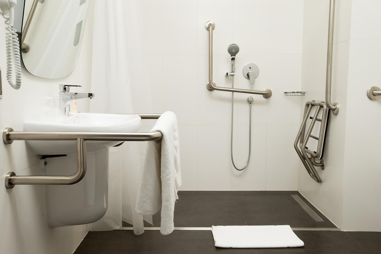 Bathroom 4, ibis Lima Reducto Miraflores, Lima