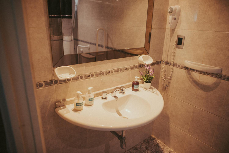 Bathroom, San Rafael Group Hotel, San Rafael