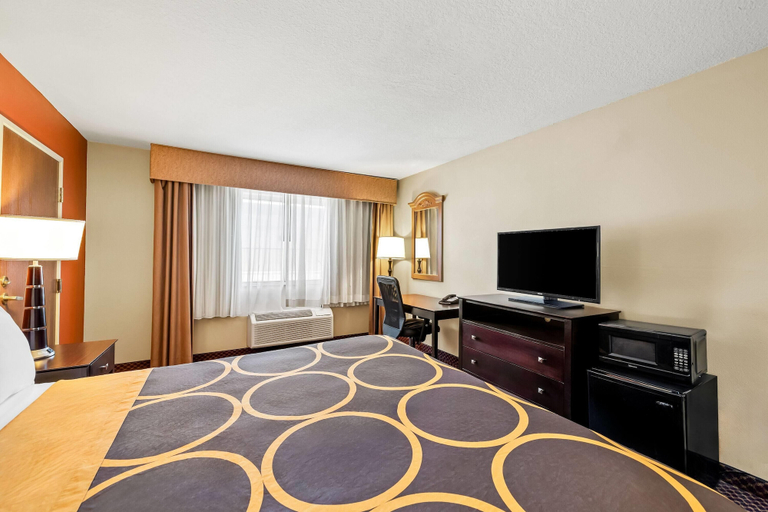 Bedroom 3, Super 8 by Wyndham Marana/Tucson Area, Pima