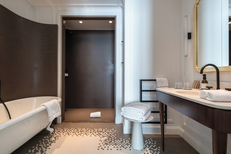 Bathroom 4, Hôtel Les Lumières - Relais & Châteaux, Yvelines