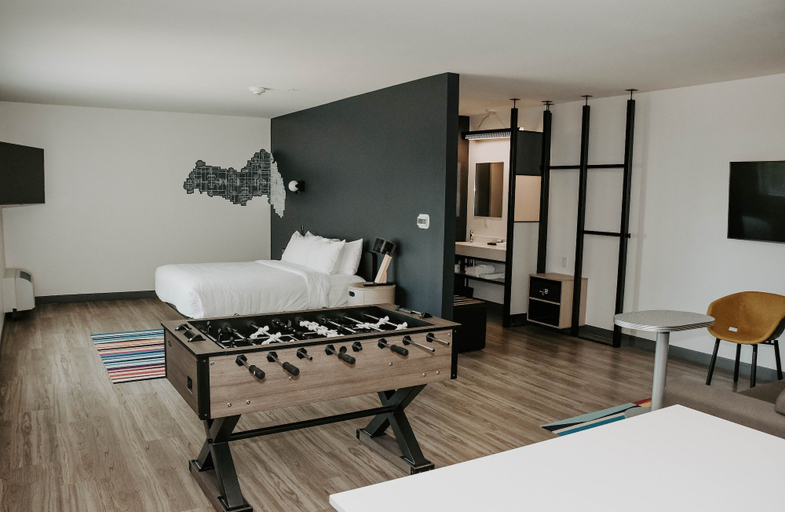 Bedroom 4, Aloft by Marriott Omaha West, Douglas