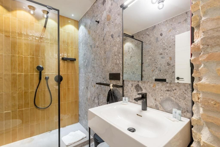 Bathroom 5, PALAZZO OLIVIA - PALAZZO LEUTARI, Roma