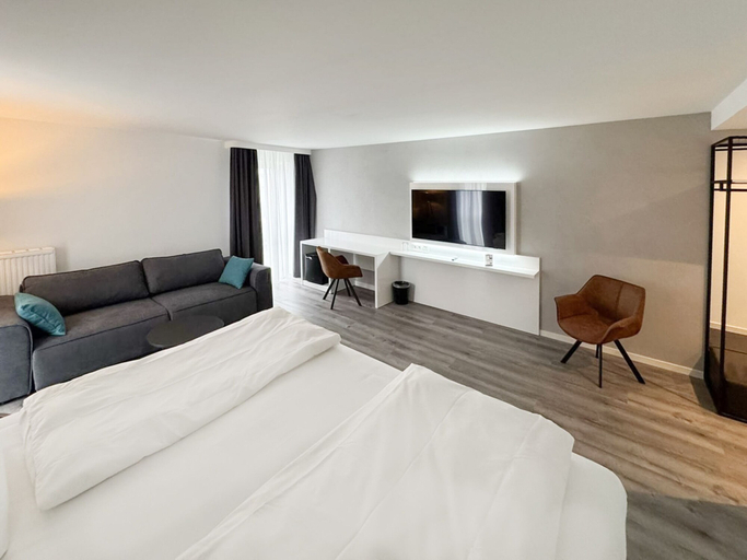 Bedroom 4, DORMERO Hotel Weingarten, Ravensburg