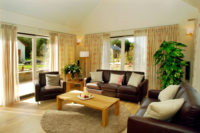 Room 3, Spacious 4 Bedroom Home to Sleep 8 People Just 5 Mins From Kenmare Town