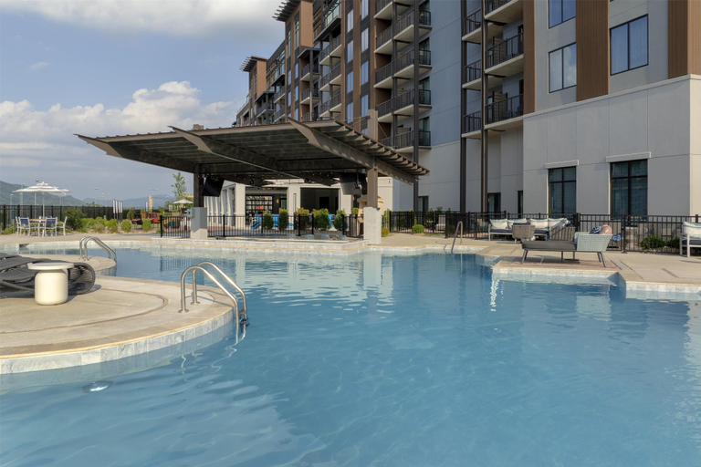 Sport & Beauty 2, Embassy Suites By Hilton Pigeon Forge Resort, Sevier
