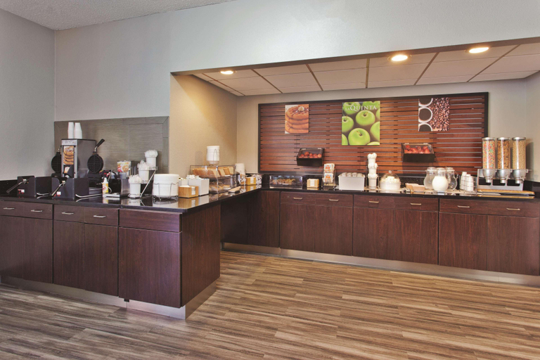 Food & Drinks 5, La Quinta Inn & Suites by Wyndham Charleston Riverview, Charleston