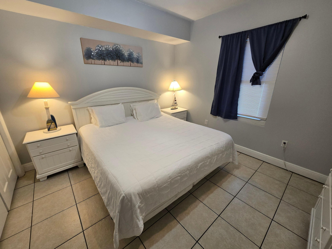 Room 5, Celadon 203, Bay