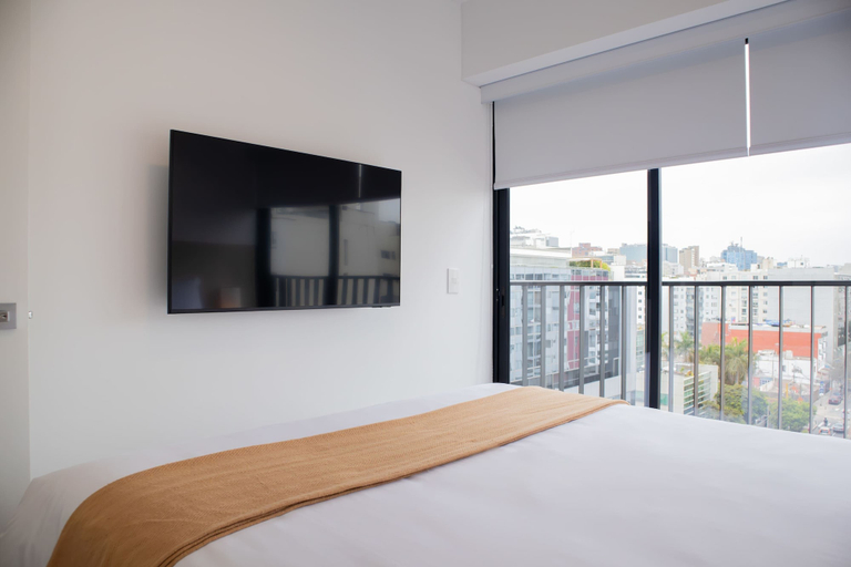 Room 4, w Amazing 3BR w Balcony in Miraflores, Lima