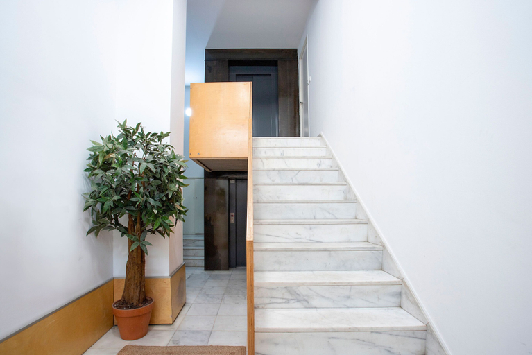 Others 4, Genteel Home Zaragoza II, Sevilla