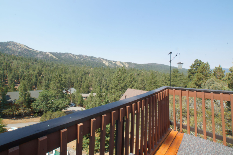 Terrace/patio 4, Lazy Bear Lookout, San Bernardino