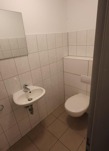Bathroom 2, Gemutliche Apartments in Niederdorfelden, Main-Kinzig-Kreis