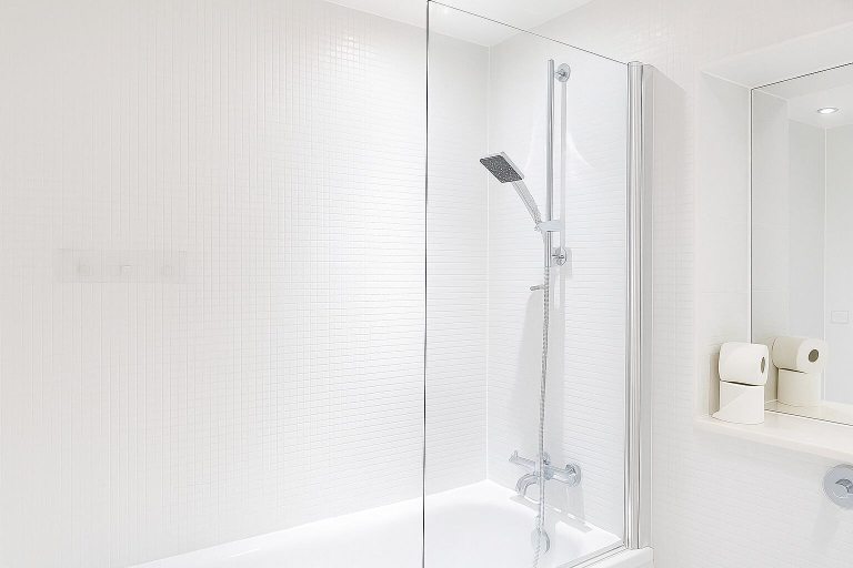Bathroom 2, Still Life Canary Wharf Executive, London
