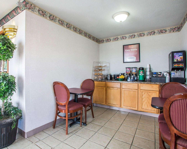 Others 4, Rodeway Inn, Fulton