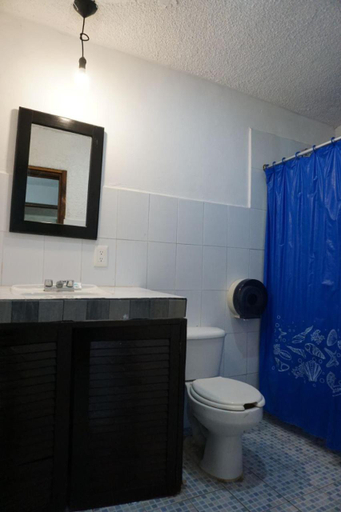 Bathroom 3, Hostelito Hotel, Cozumel