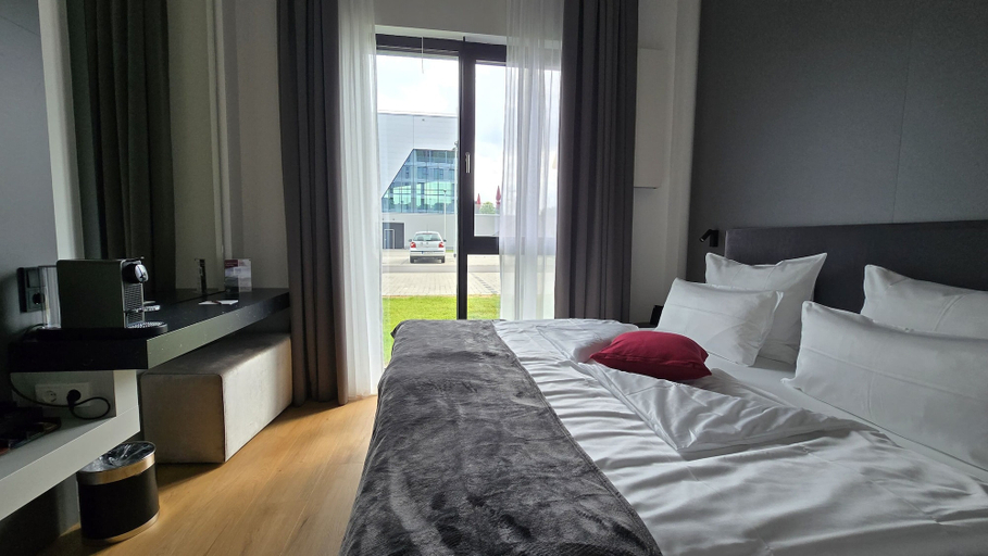 Bedroom 3, Frames Hotel GmbH, Mayen-Koblenz