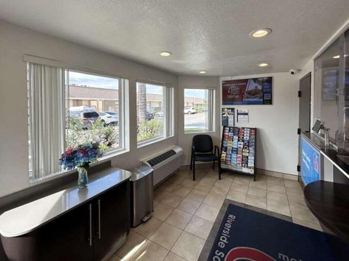 Others 4, Studio 6 Suites - Riverside, Ca, Riverside