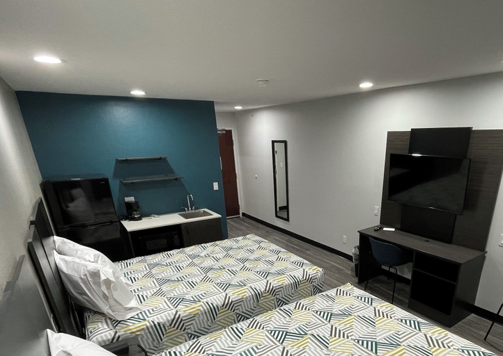Bedroom 2, Studio 6 Oklahoma City - Moore/Norman, Oklahoma