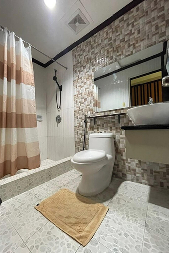 Bathroom 5, Angeles Palace Hotel, Angeles City