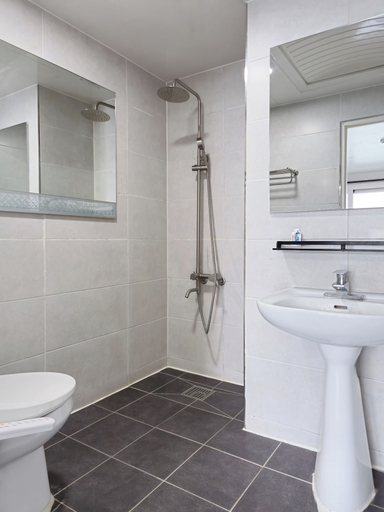 Bathroom 4, Interlaken Pension in Gapyeong, Gapyeong