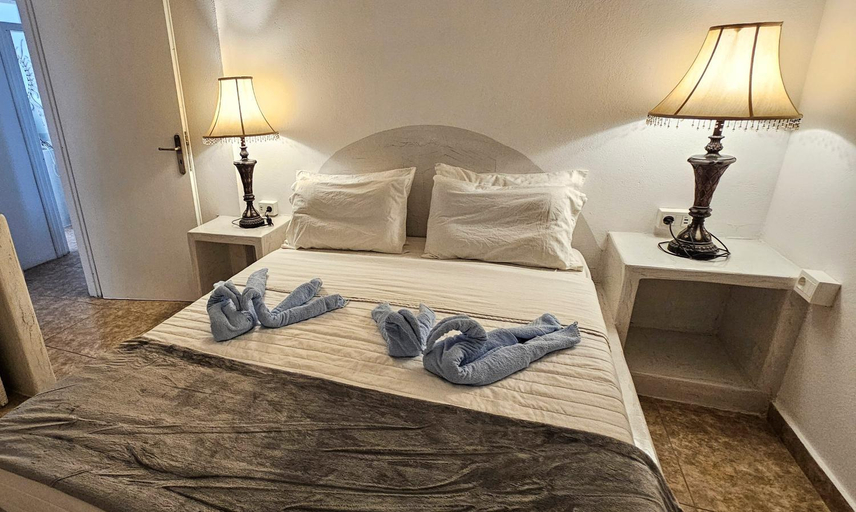 Bedroom 4, Santorini Hotel Pleasure Black Beach Perissa, South Aegean