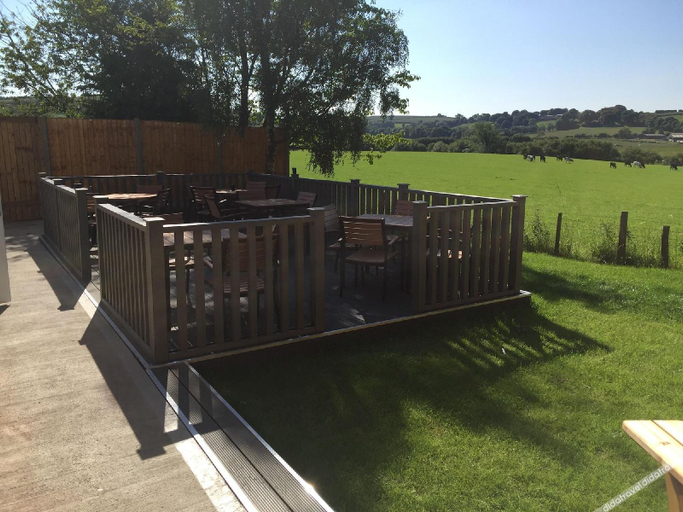 Others 5, Three Horseshoes Inn, Durham