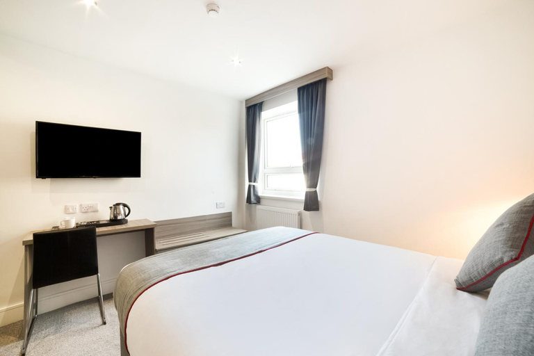 Bedroom 3, OYO Connaught Hotel Wolverhampton, Wolverhampton