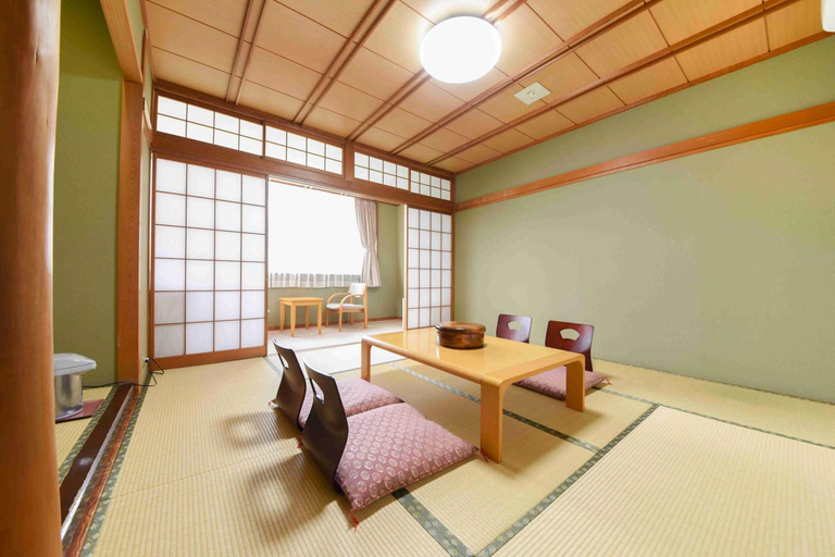 Bedroom 2, Hotel Omaruyama, Sakura