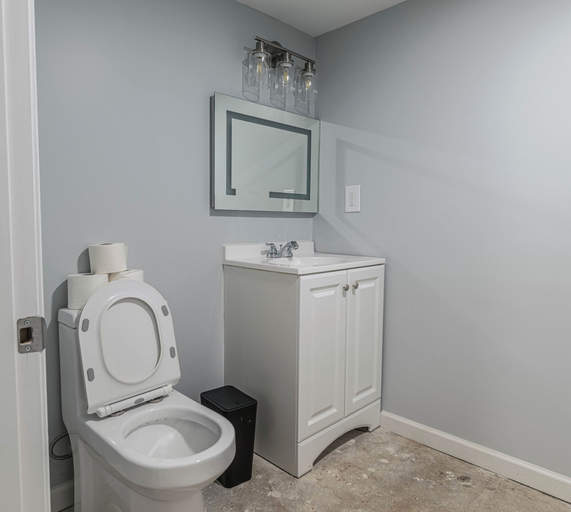 Bathroom 3, Charming Columbus Retreat 3BR Pool&Games, Muscogee