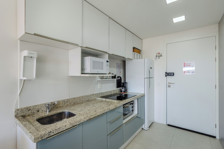 Others 5, Lindo Apto em Cond. c\/ Piscina e Garagem RPF0605, Porto Alegre