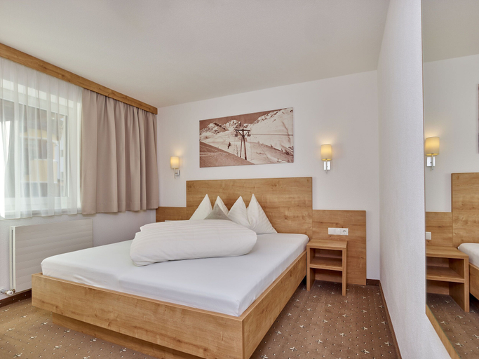 Bedroom 2, Gästehaus Bergkristall, Imst