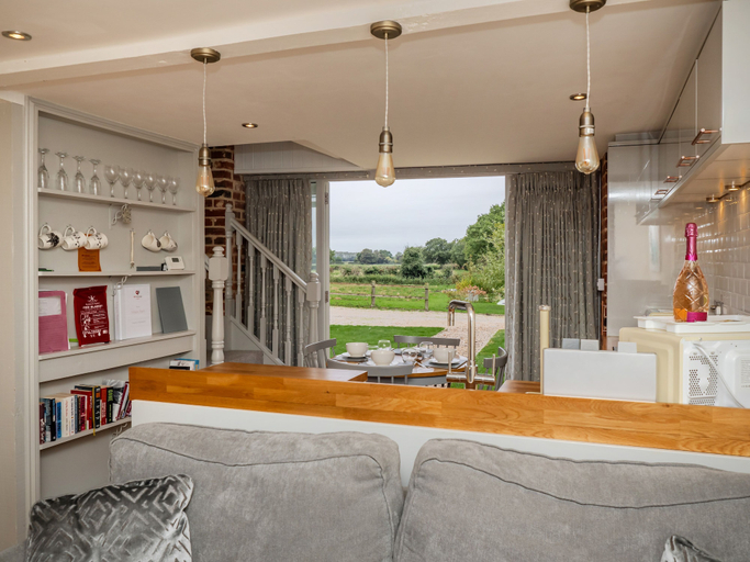 Food & Drinks, Maple Barn: Lux Rural Retreat Near Norfolk Coast, Norfolk