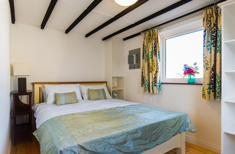 Room 4, Cosy two Bedroom Cottage in Waterville With sea Views