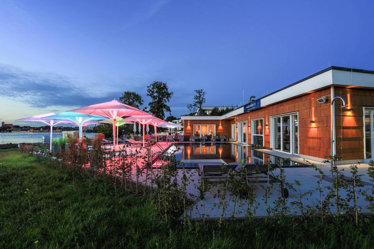 Pool 2, Apartments im Maremuritz Marina Resort, Mecklenburgische Seenplatte