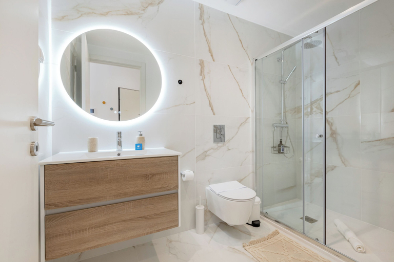 Bathroom 3, The Morning Light at BoaVista Flats, Porto