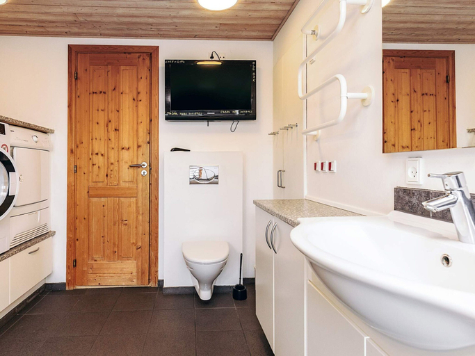 Bathroom, 5 Star Holiday Home in Roslev, Skive