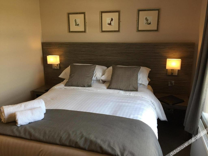 Bedroom 2, Three Horseshoes Inn, Durham