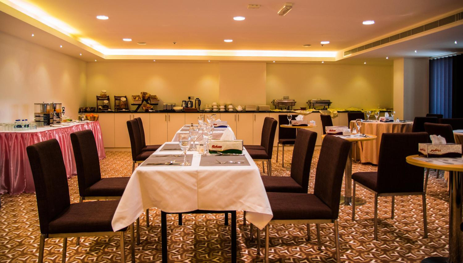 Food & Drinks 5, City Park Hotel Apartments, Bausher
