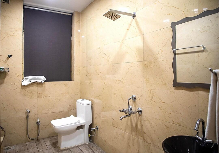 Bathroom 3, HOTEL MAJESTIC, Kolkata